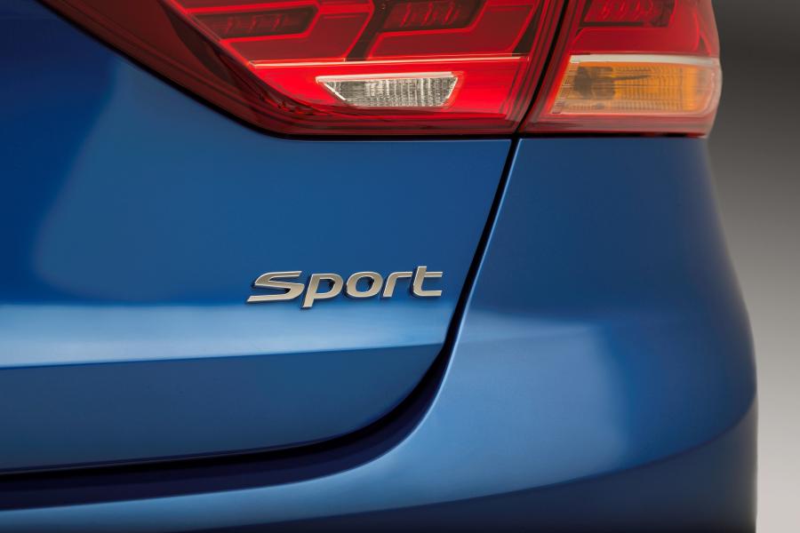 Логотип Hyundai Elantra Sport 2016 года  (NA) (фото 39 из 41)